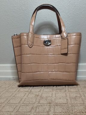 Coach Willow Tote 25 Croc-Embossed Tote Bag - Beige